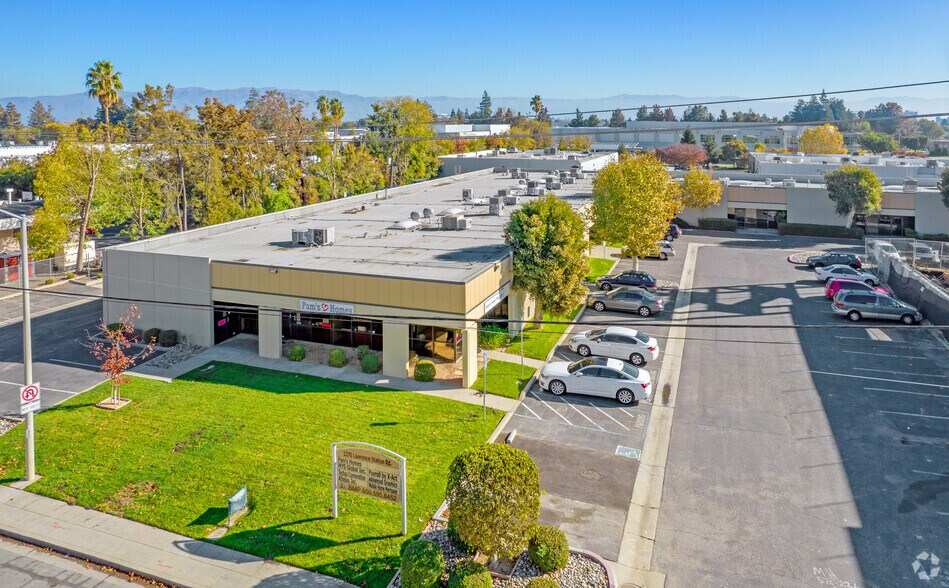 1111 N Elko Dr, Sunnyvale, CA à louer - Photo du bâtiment - Image 2 de 5