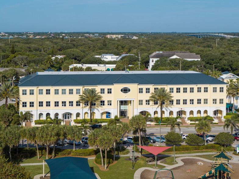 3001 Ocean Dr, Vero Beach, FL for sale - Building Photo - Image 1 of 1