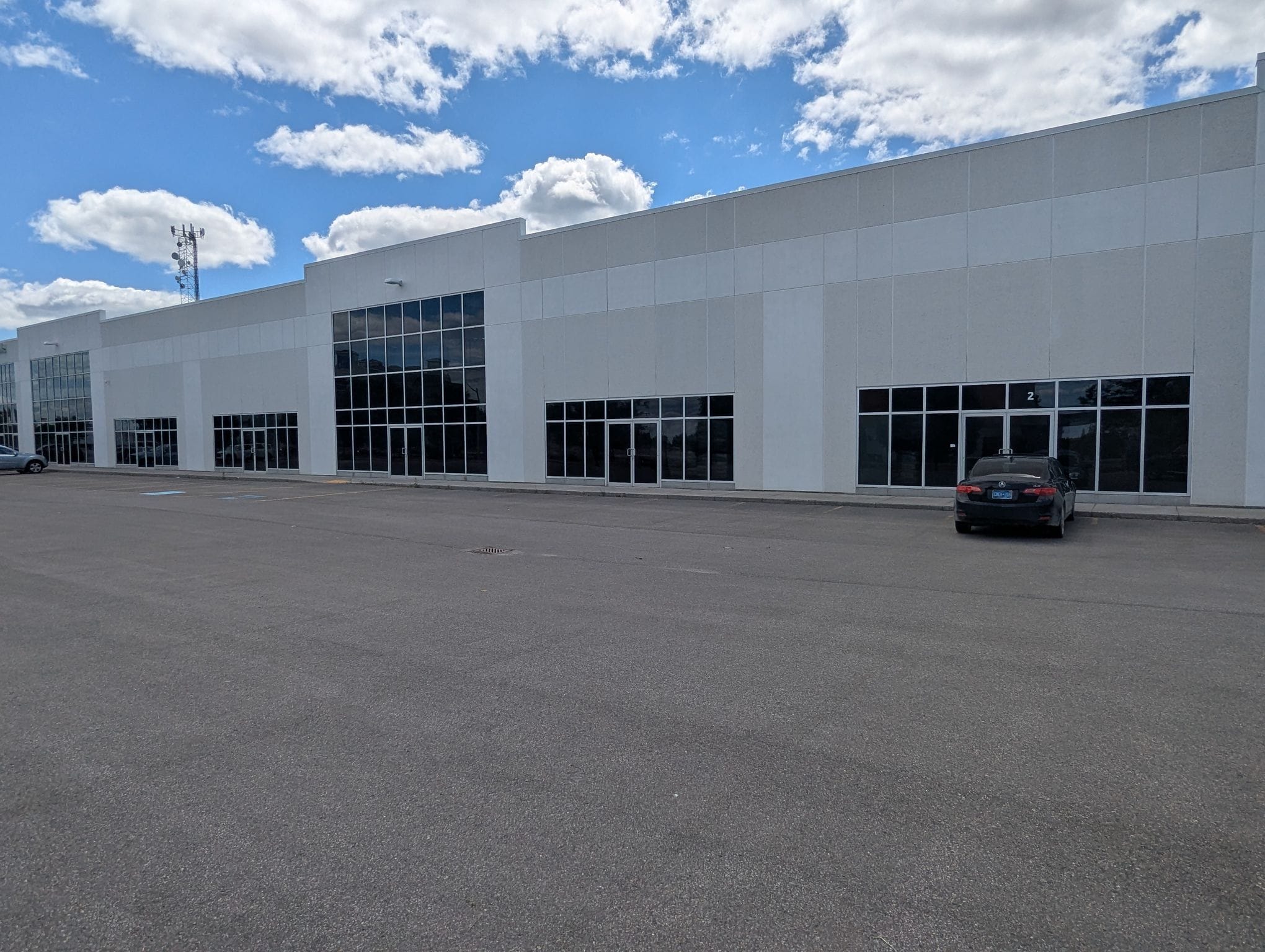 1525 Robinson Ct, Kingston, ON for lease Interior Photo- Image 1 of 14