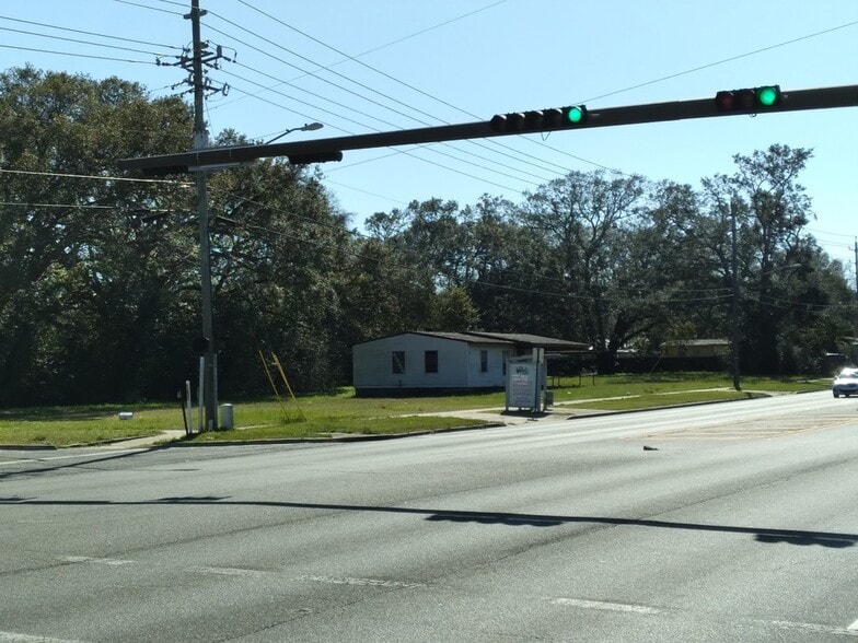 901-909 W Michigan Ave, Pensacola, FL for sale - Building Photo - Image 1 of 3