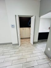 6101 W Atlantic Blvd, Margate, FL à louer Photo intérieure- Image 1 de 13