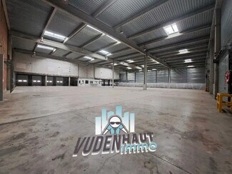 Plus de détails pour Local d'activités à louer