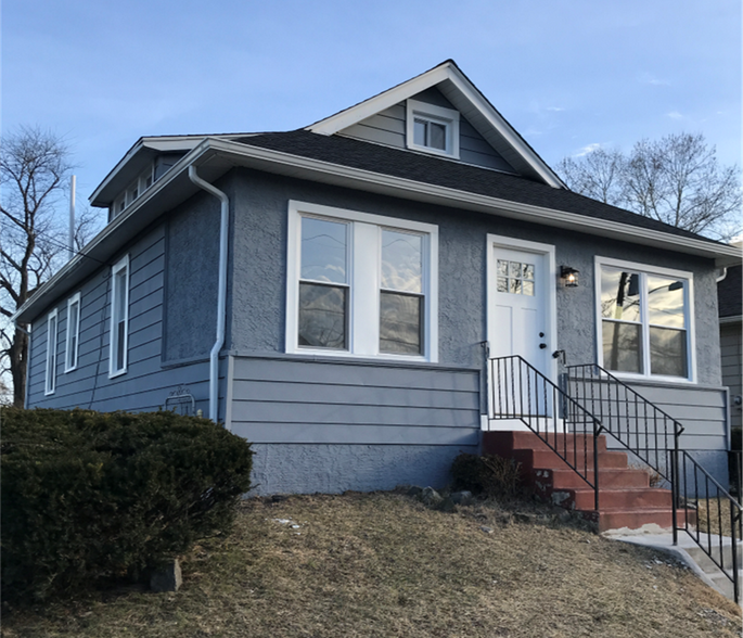 Gloucester City Portfolio portfolio of 3 properties for sale on LoopNet.ca - Building Photo - Image 1 of 11