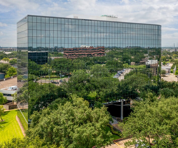 11011 richmond Ave, Houston, TX for lease - Primary Photo - Image 1 of 11