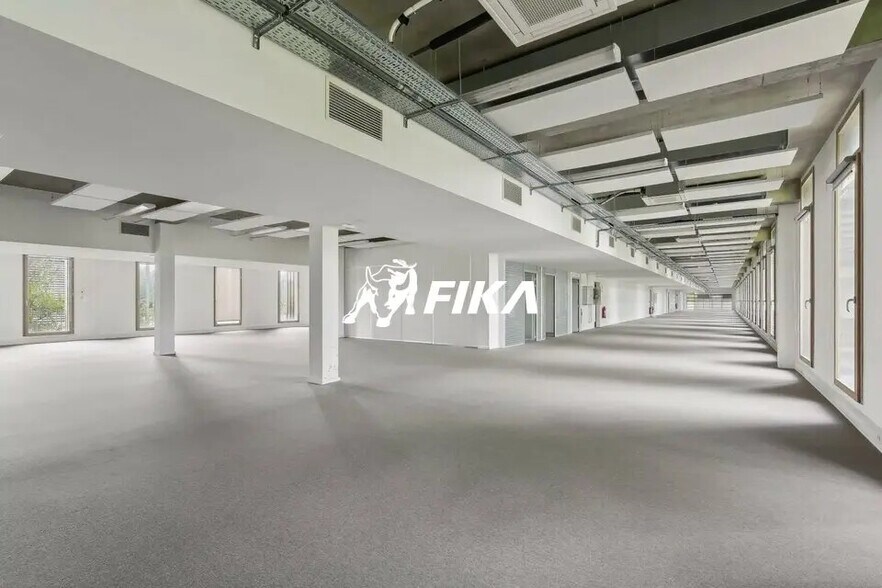 Office in Bordeaux for lease - Interior Photo - Image 3 of 8