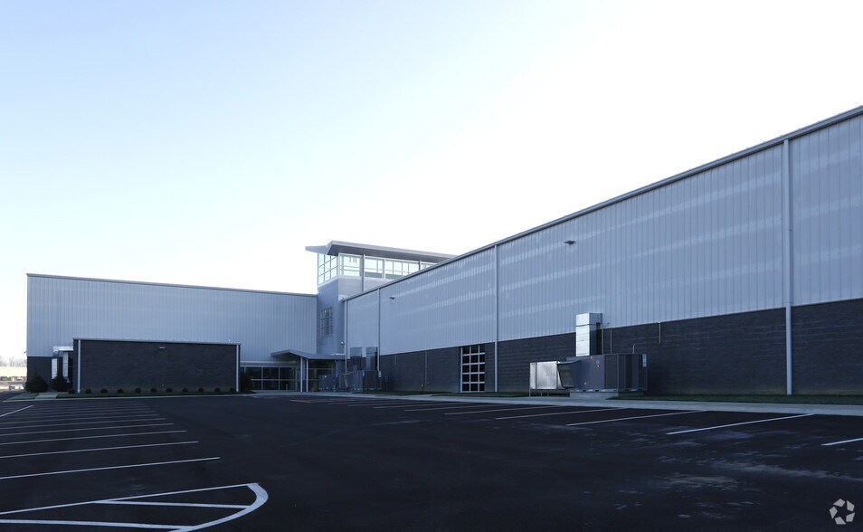 700 Dolwick Rd, Erlanger, KY à louer - Photo du bâtiment - Image 3 de 3