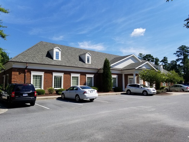 1290 E Arlington Blvd, Greenville, NC à louer - Photo du bâtiment - Image 2 de 4