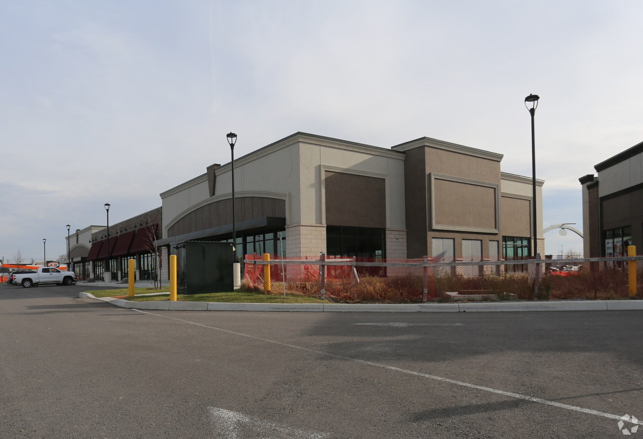 300 Fourth Ave, St Catharines, ON for sale Primary Photo- Image 1 of 1