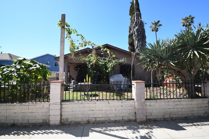 1731 Gaviota Avenue Ave, Long Beach, CA à vendre - Photo du bâtiment - Image 2 de 5