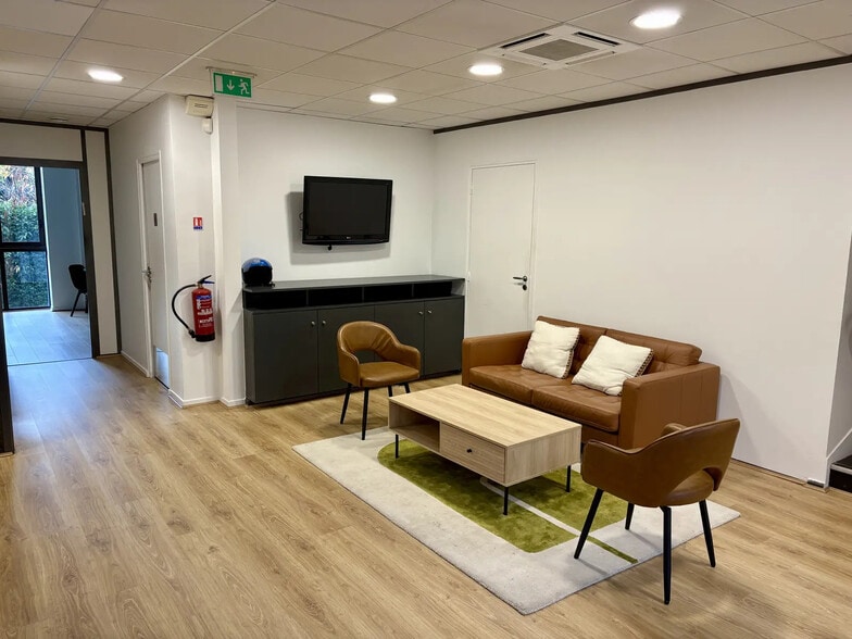 53 Rue Carnot, Boulogne-Billancourt for lease - Building Photo - Image 2 of 17