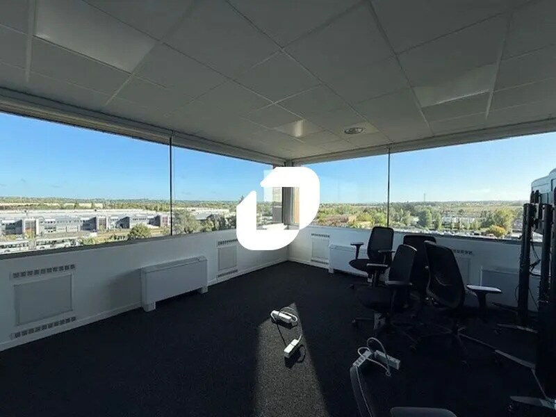 Office in SAINT-OUEN-L'AUMONE for lease Interior Photo- Image 1 of 19