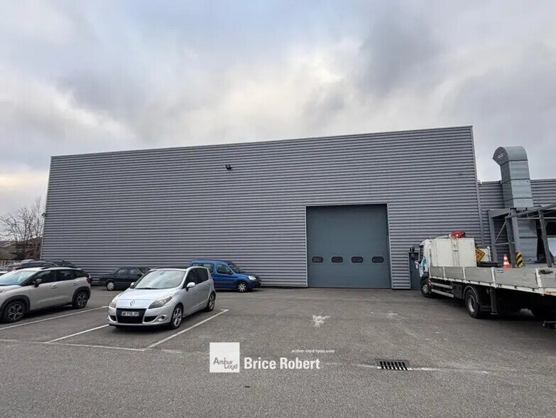 Flex dans Villeurbanne à louer - Photo du bâtiment - Image 2 de 7