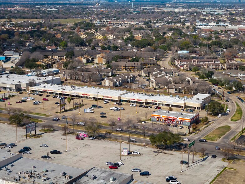 12600 Bissonnet St, Houston, TX à louer - Photo du bâtiment - Image 3 de 20