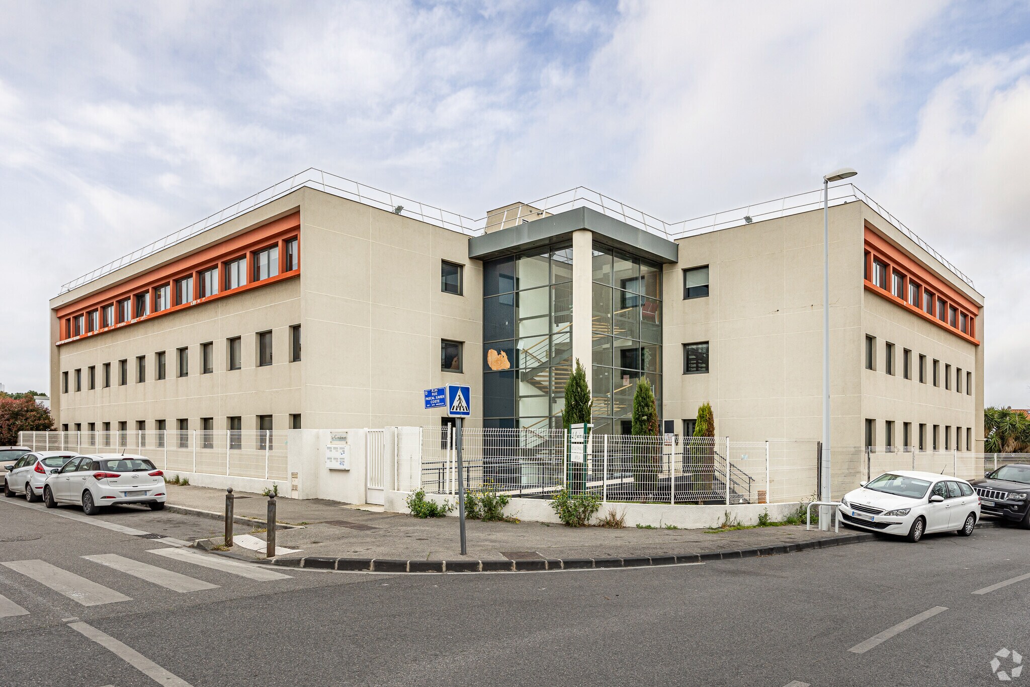 18 Rue Elie Pelas, Marseille for lease Primary Photo- Image 1 of 4