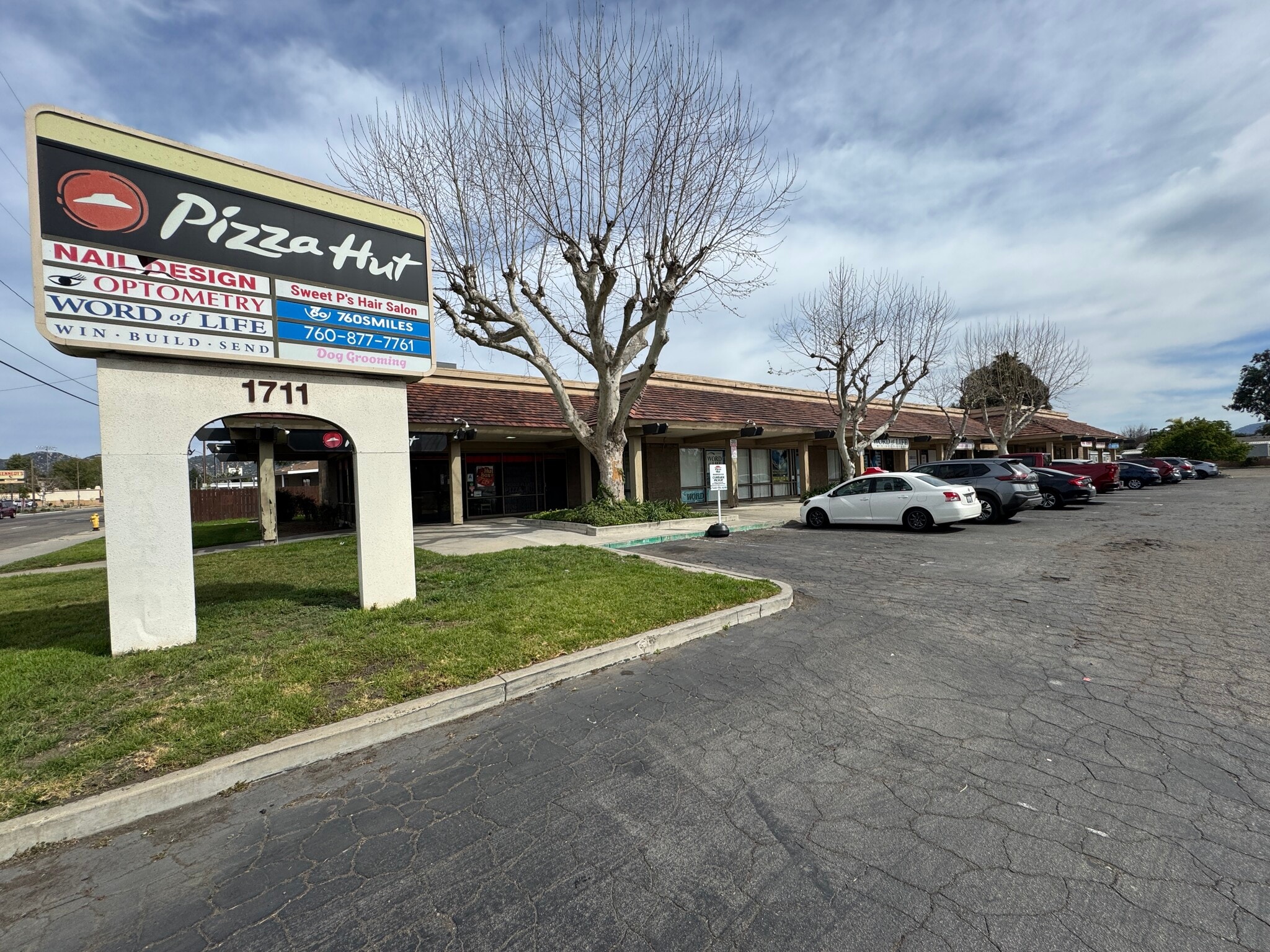 1707-1711 E Valley Pky, Escondido, CA for lease Primary Photo- Image 1 of 12