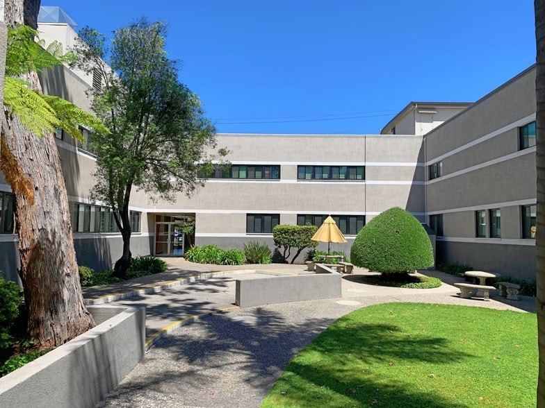 13847 E 14th St, San Leandro, CA à louer - Photo du bâtiment - Image 2 de 14