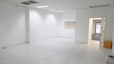 1000 N North Branch St, Chicago, IL for lease Interior Photo- Image 2 of 8
