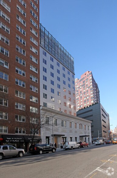 134 4th Ave, New York, NY à louer - Photo du bâtiment - Image 3 de 5