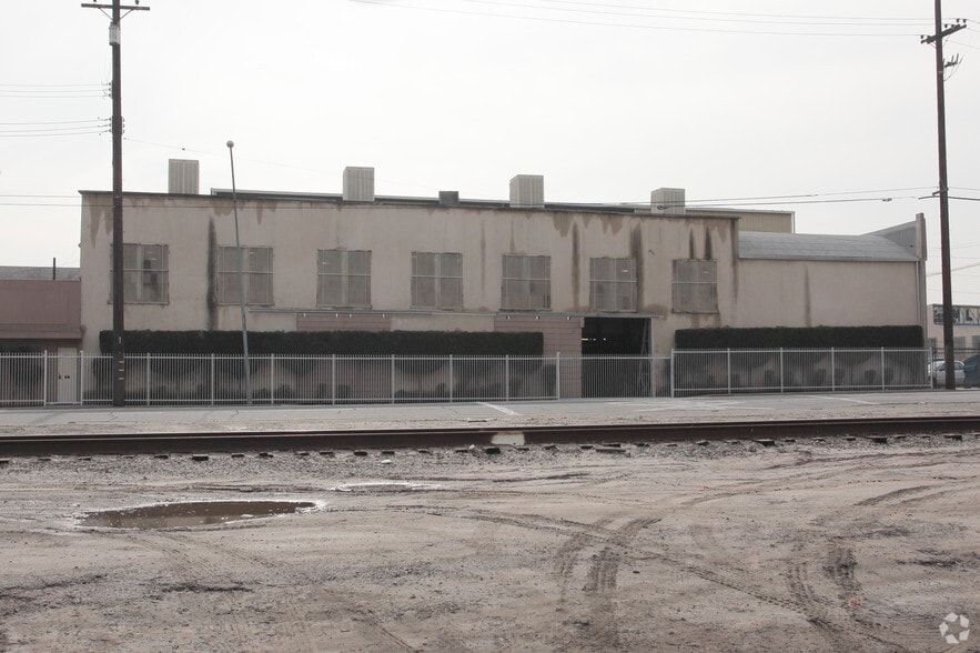 3400-3470 Randolph St, Huntington Park, CA for lease - Building Photo - Image 2 of 72