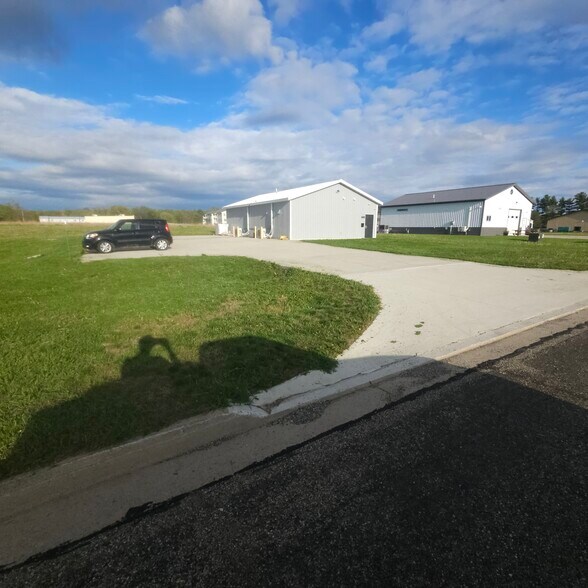 1305 Kitson St, Sturgis, MI for sale - Building Photo - Image 2 of 11