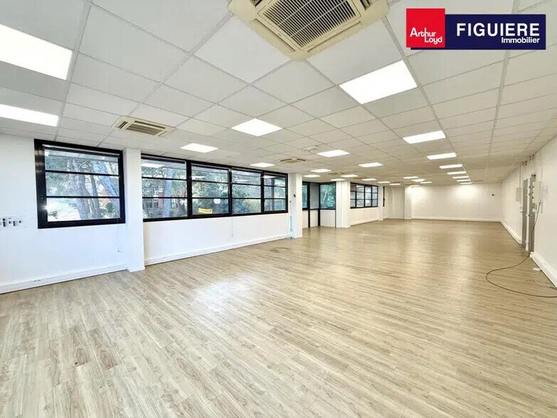 Office in Aix-en-Provence for lease - Interior Photo - Image 2 of 95