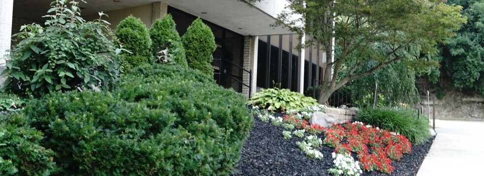 2300 Montana Ave, Cincinnati, OH à louer - Photo du bâtiment - Image 3 de 13