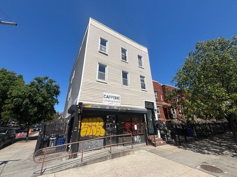 447 Central Ave, Brooklyn, NY à louer - Photo du bâtiment - Image 2 de 10