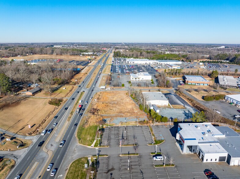 5116 W Highway 74, Monroe, NC à vendre - Photo du bâtiment - Image 2 de 4