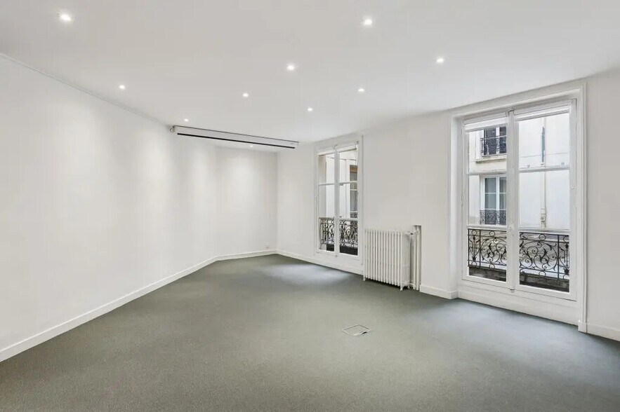 Office in Paris for lease - Building Photo - Image 3 of 9