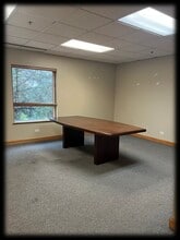 6821-6823 Hobson Valley Dr, Woodridge, IL for lease Interior Photo- Image 1 of 1