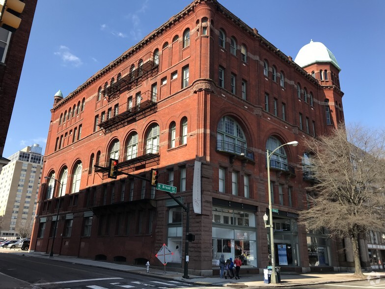 101-109 W Broad St, Richmond, VA for lease - Primary Photo - Image 1 of 12