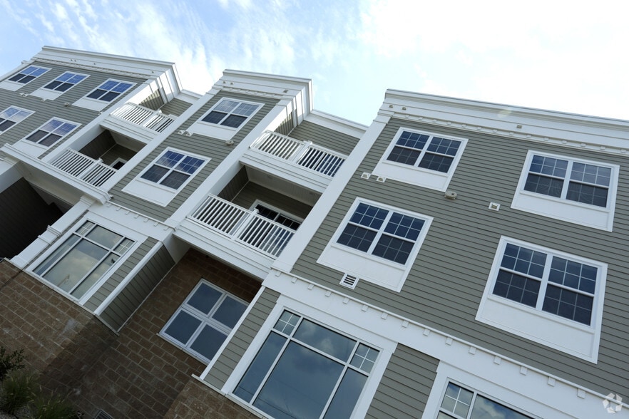 2 Hennessey Blvd, Atlantic Highlands, NJ for lease - Building Photo - Image 2 of 37