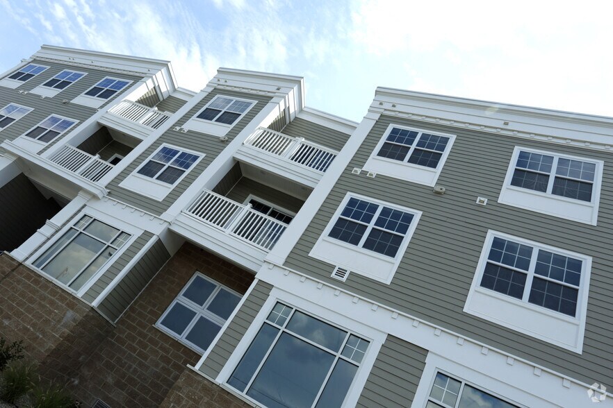 2 Hennessey Blvd, Atlantic Highlands, NJ à louer - Photo du bâtiment - Image 2 de 37