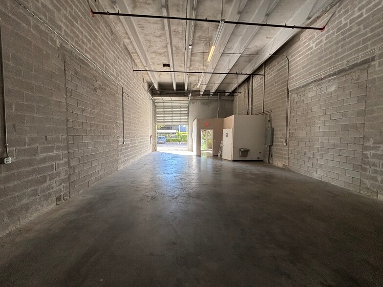 19101 SW 108 Ave, Miami, FL à louer - Photo du bâtiment - Image 2 de 33