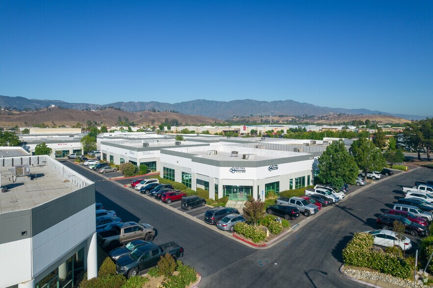 600 Central Ave, Lake Elsinore, CA à louer - Aérien - Image 3 de 15