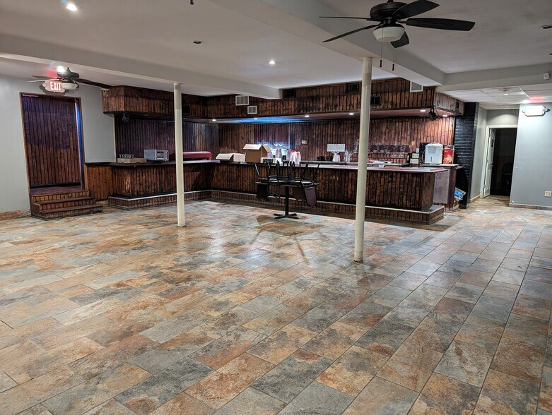 1572 W 117th St, Lakewood, OH à vendre - Photo intérieure - Image 2 de 9