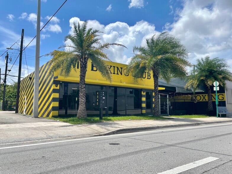 4940 NW 7th Ave, Miami, FL à vendre - Photo du bâtiment - Image 1 de 10