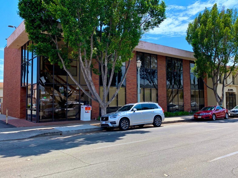 1224 E Green St, Pasadena, CA à louer - Photo du bâtiment - Image 2 de 5