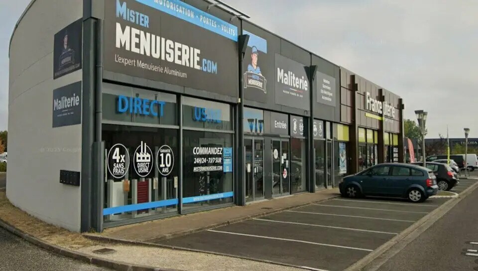 Retail in Mérignac for lease Building Photo- Image 1 of 4