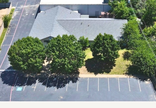 7708 Maplewood Ave, North Richland Hills, TX for lease - Building Photo - Image 2 of 8