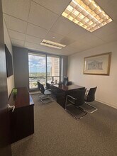 110 SE 6th St, Fort Lauderdale, FL à louer Photo intérieure- Image 1 de 2