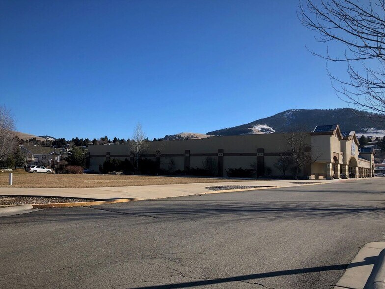 3800 S Russell St, Missoula, MT à vendre - Photo du bâtiment - Image 2 de 3