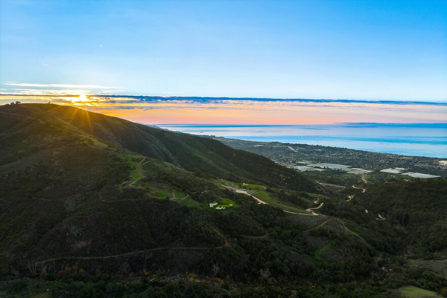 1820 Santa Monica Rd, Carpinteria, CA à vendre - Photo du b timent - Image 3 de 34