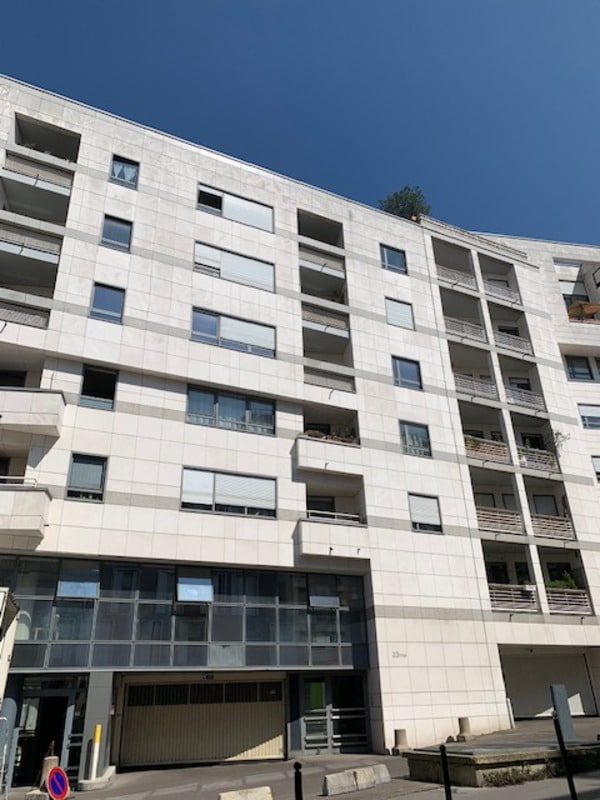 Multifamily in Paris for sale Building Photo- Image 1 of 15
