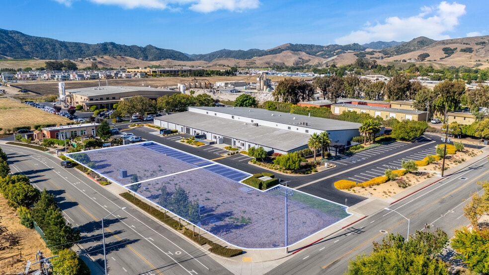 Earthwood Lots portfolio of 2 properties for sale on LoopNet.ca - Building Photo - Image 1 of 4