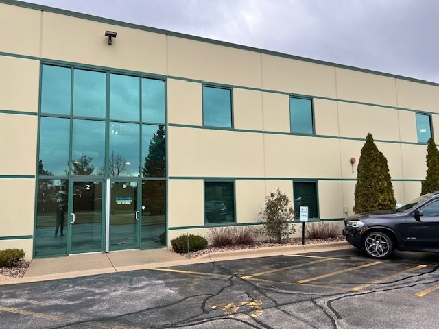 2760 Beverly Dr, Aurora, IL for lease Building Photo- Image 1 of 9