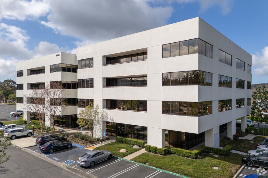 26300 La Alameda, Mission Viejo, CA à louer - Photo du bâtiment - Image 2 de 9