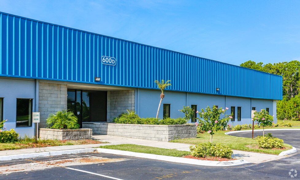 600 N John Rodes Blvd, Melbourne, FL à louer - Photo du bâtiment - Image 3 de 3