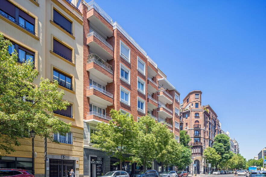 Calle de Francisco de Rojas, 5, Madrid, Madrid à louer - Photo du bâtiment - Image 3 de 3