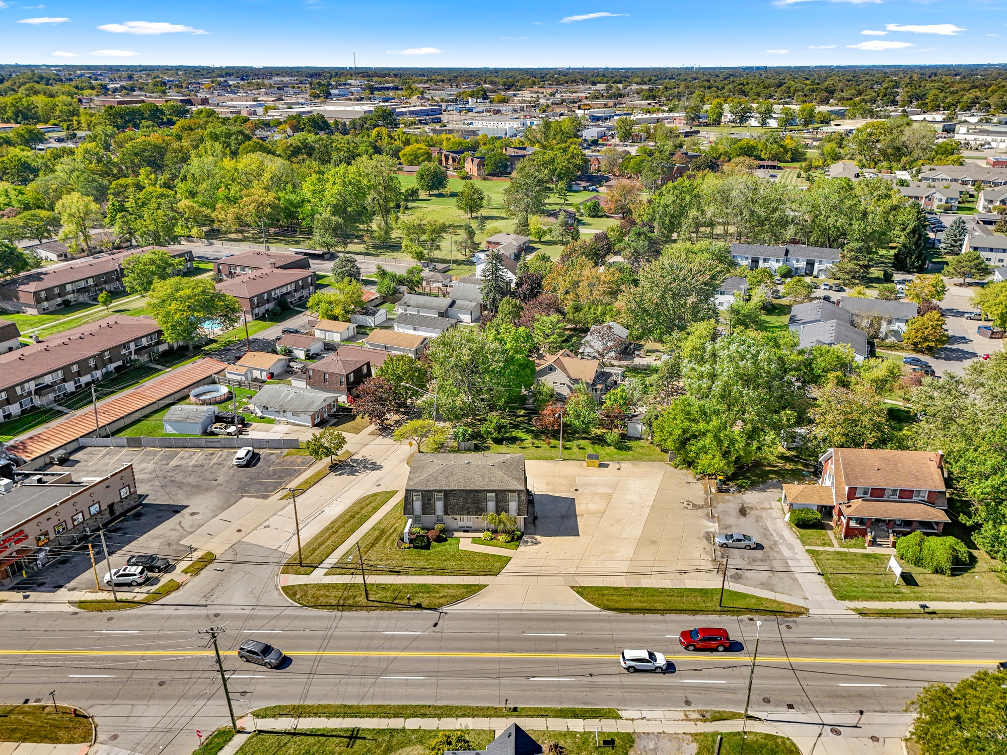 30401 Utica Rd, Roseville, MI for sale Primary Photo- Image 1 of 53